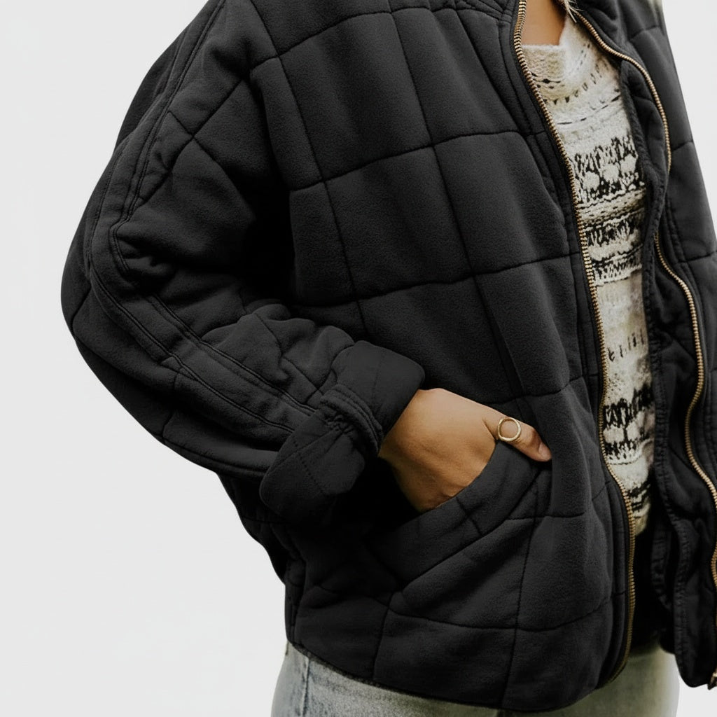 Detail shot of Luna | Gestepptes Übergangsjäcket