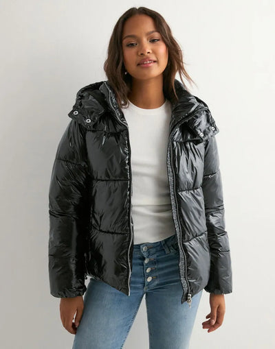Noemi Puffer Jacke mit Kapuze