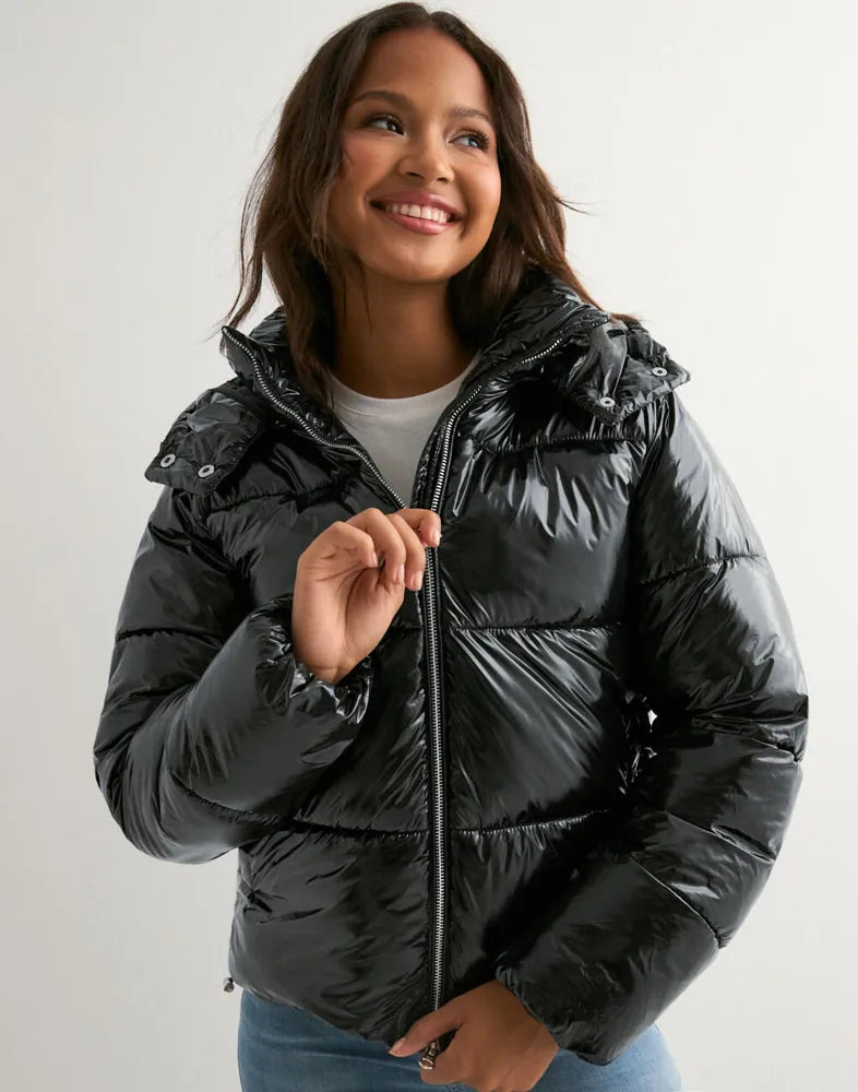 Noemi Puffer Jacke mit Kapuze