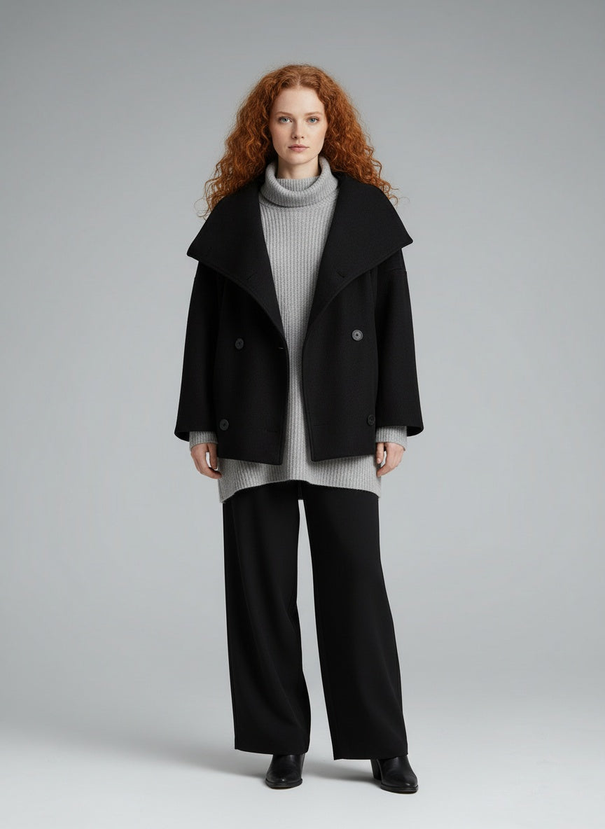 Full body view of the model wearing JADE | Herbstmantel