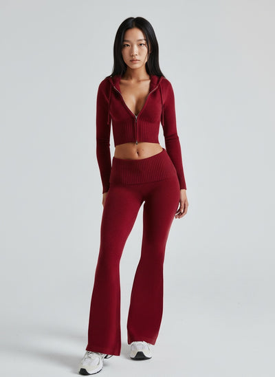 Full body view of the model wearing Elena | Exklusives Lounge-Set