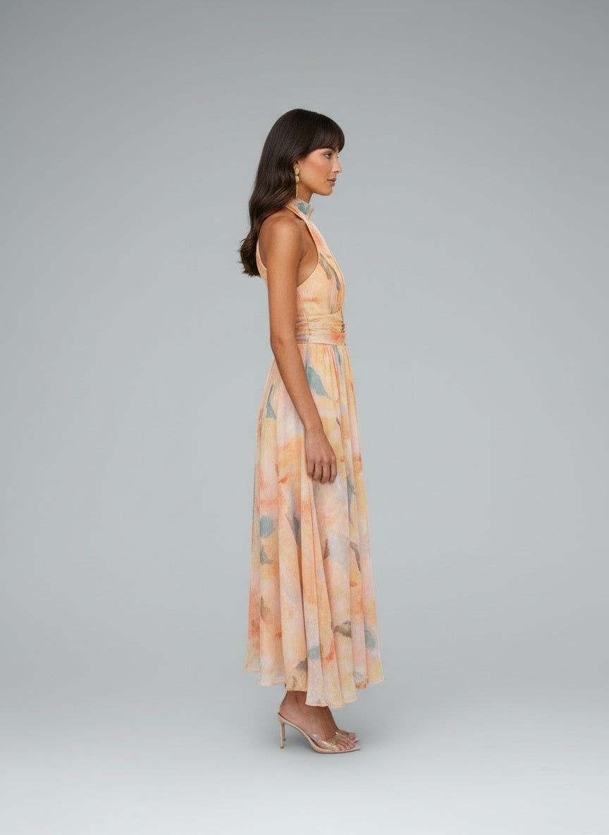 Side profile of the model wearing Eline™ | Halterkleid