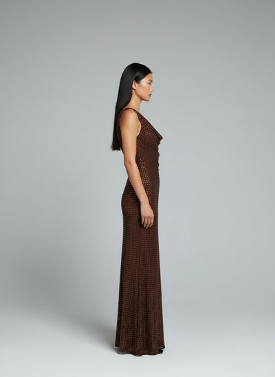 Side profile of the model wearing Cyvion - Midzomerglamour Kleid