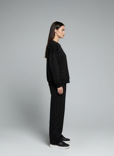 Side profile of the model wearing Amélie™ | Diamant-Set