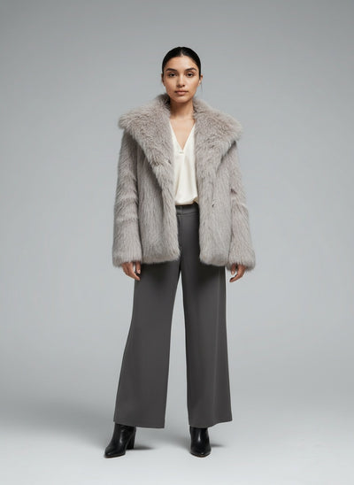 Full body view of the model wearing Tysa Kunstpelzjacke