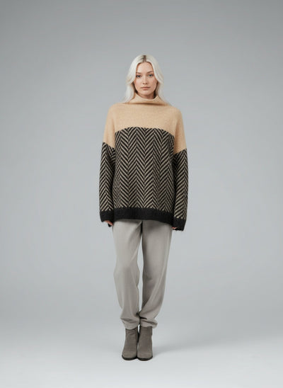 Full body view of the model wearing ADELIE | Premium Rollkragen aus edlem Strick