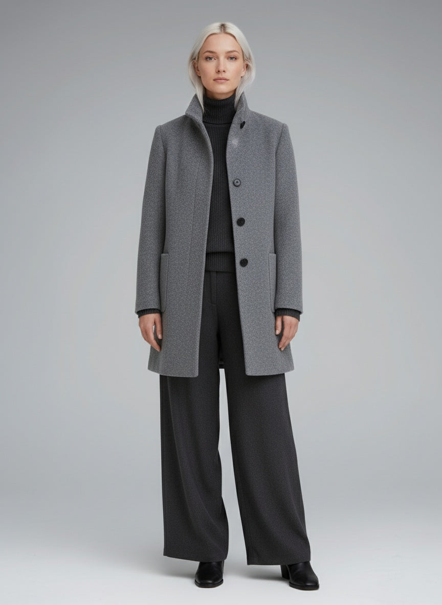 Full body view of the model wearing Stella™ | Damenjacke mit Stehkragen