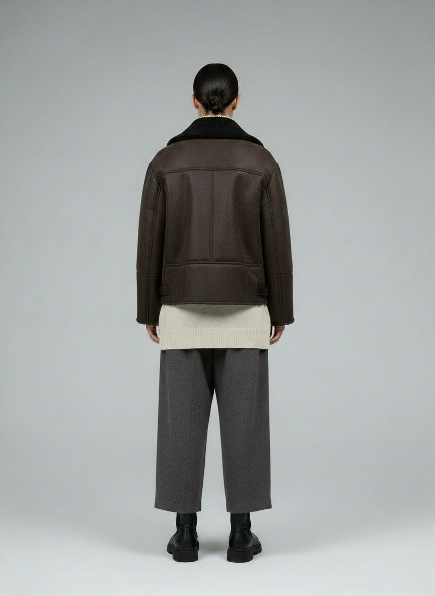 Back pose of the model wearing Clara™ | Jacke