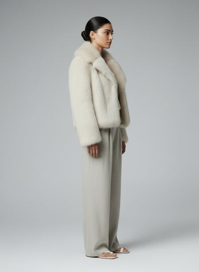 Side profile of the model wearing Alvyra - Teddy Jack