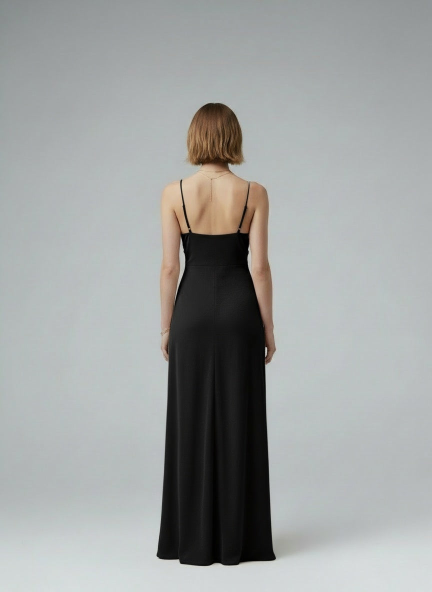 Back pose of the model wearing Lara™ – Kleid