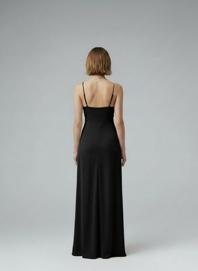 Back pose of the model wearing Lara™ – Kleid