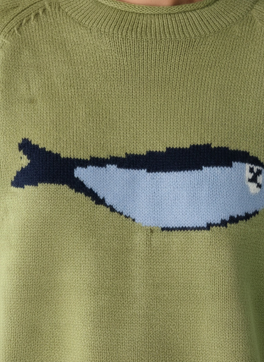 Detail shot of Olive Strick-Fischerpullover