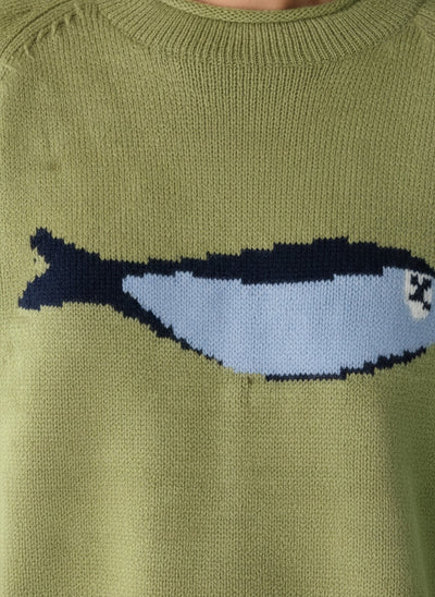 Detail shot of Olive Strick-Fischerpullover