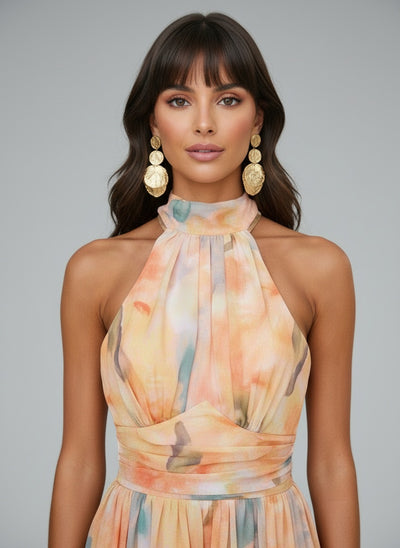 Close-up of the model wearing Eline™ | Halterkleid