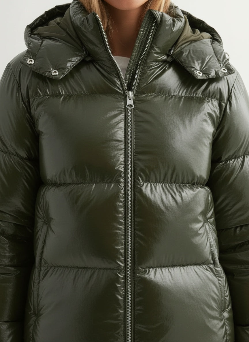 Detail shot of Noemi Puffer Jacke mit Kapuze