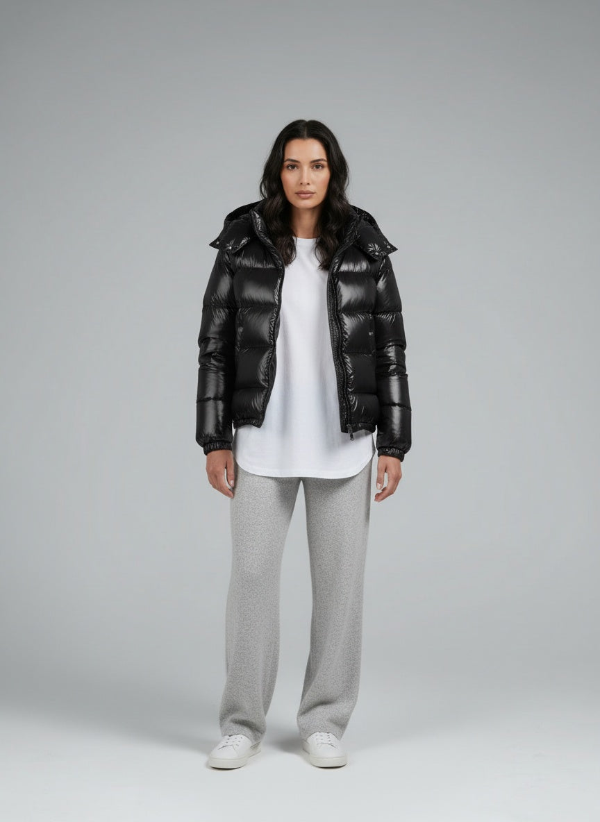 Full body view of the model wearing Unisex Steppjacke