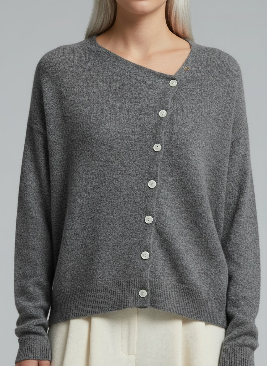 Detail shot of Alina | Elegante Weste