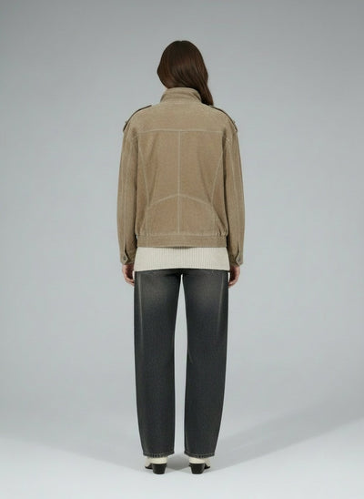 Back pose of the model wearing Sophia™ | Wildlederjacke Marble Sand