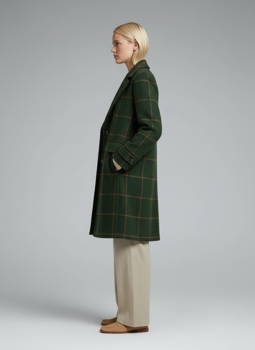 Side profile of the model wearing Fiona – Klassischer Karomantel