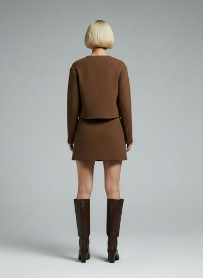 Back pose of the model wearing MOCHA AMÉLIE™-SET