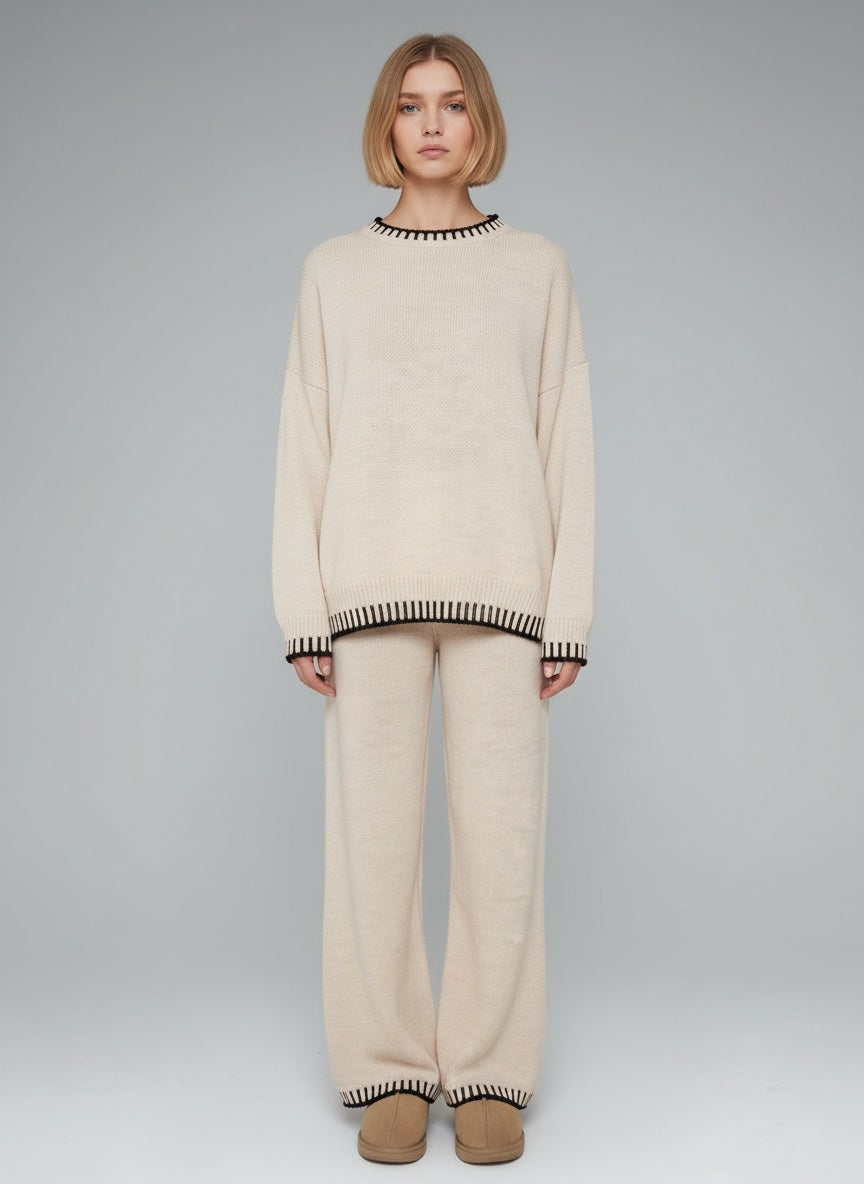 Full body view of the model wearing Nomi | Komfort-Set