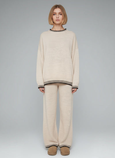 Full body view of the model wearing Nomi | Komfort-Set