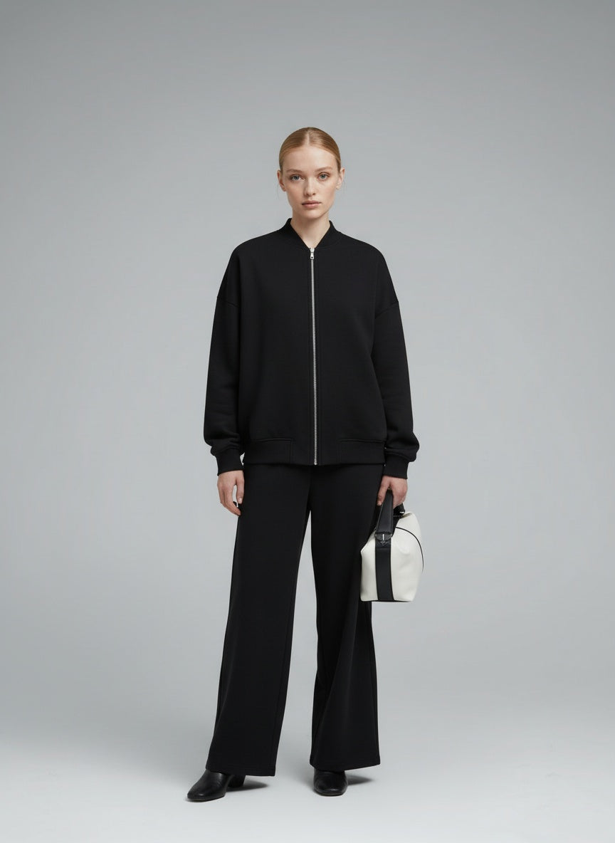 Full body view of the model wearing Nele | Comfy Set