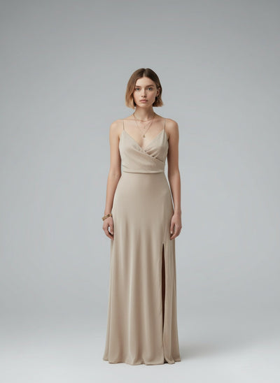 Full body view of the model wearing Lara™ – Kleid