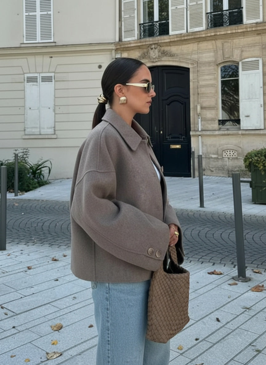 Side profile of the model wearing Sofie™ | Wollmischung Jack