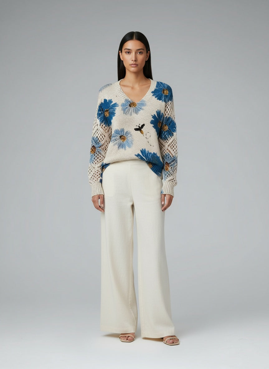 Full body view of the model wearing Annelies™ | Elegante Pullover mit Blumenmuster