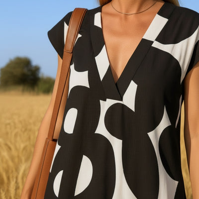 Detail shot of Valérie | Fließendes Kleid mit V-Ausschnitt