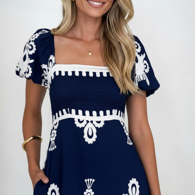 Detail shot of Viraelis - Geregen Elegante Jurk