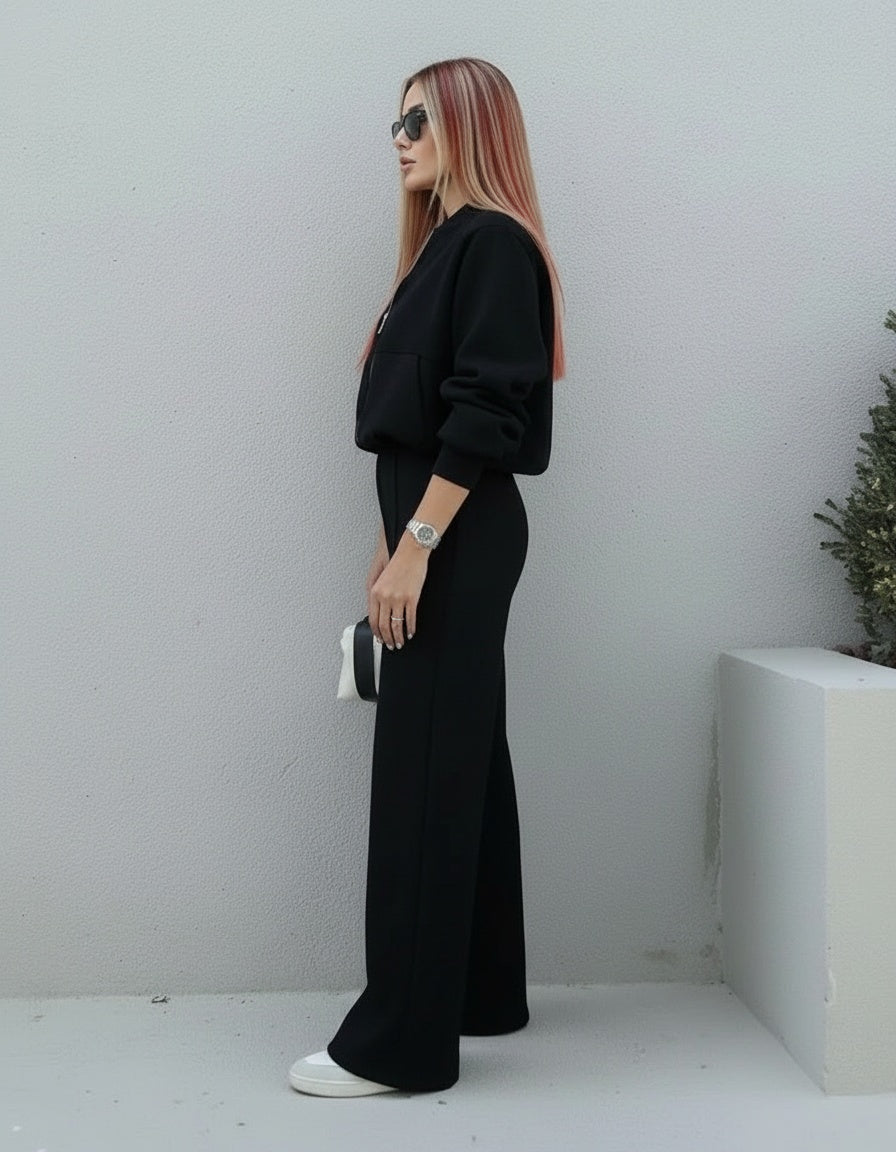 Side profile of the model wearing Nele | Comfy Set