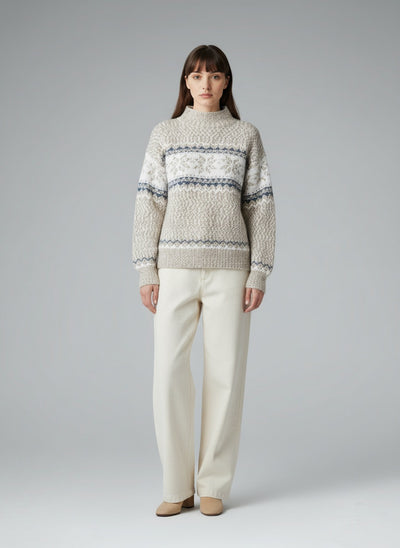 Full body view of the model wearing Helena - Bequemer Elegant Pullover