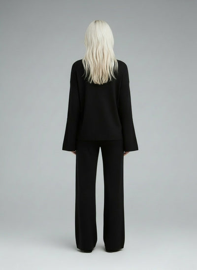 Back pose of the model wearing Livia™ | Luxuriöses Sweat-Set