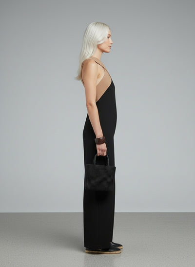 Side profile of the model wearing Delphine | Kreuzkleid