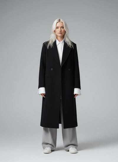 Full body view of the model wearing Clara™ | Zeitloser Premium-Mantel